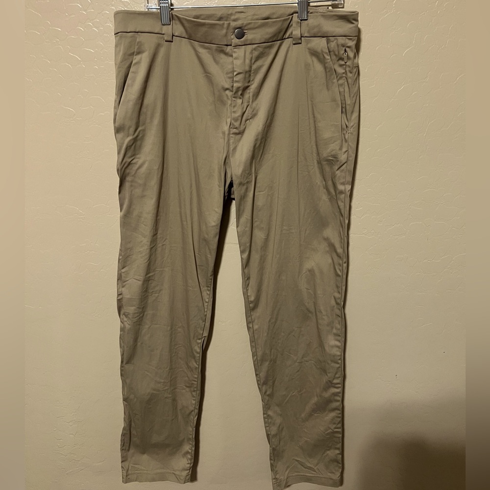Lululemon Men’s Commission Pant 34x30 khaki/tan good condition